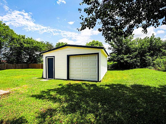 4th image of 1765 County Road 38
