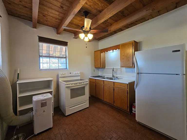 27633 W Frontage Rd — Photo 7
