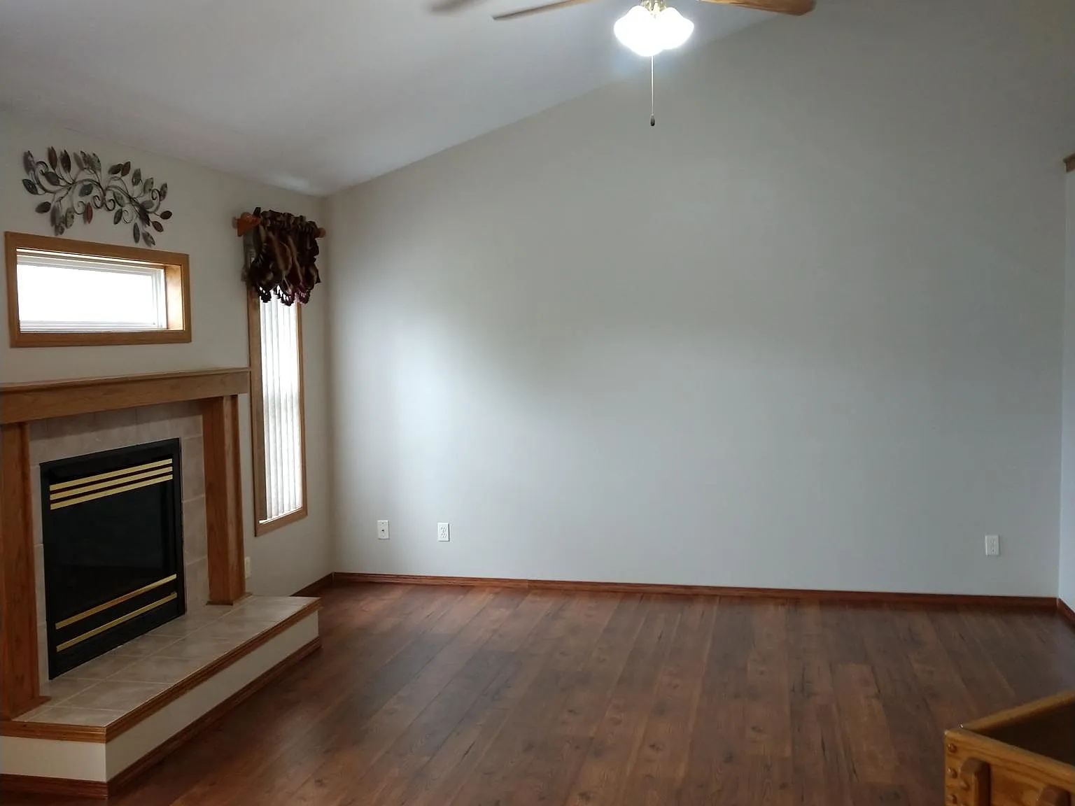 4 bed, 2348 sqft, $2,150 — Photo 2