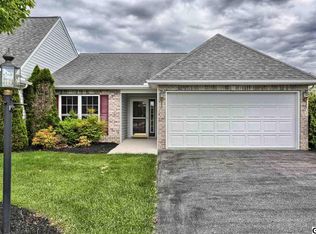 38 Longwood Dr, Mechanicsburg, PA 17050