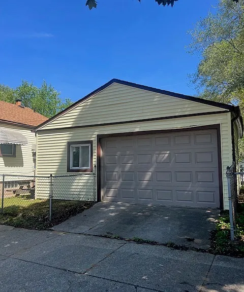 3174 Harris St — Photo 2