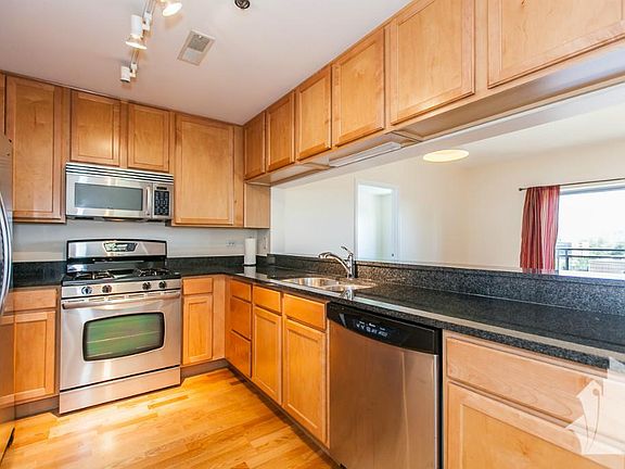 5th image of 100 N Hermitage Ave Unit 710