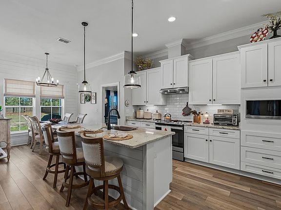 5th image of 120 London Cir