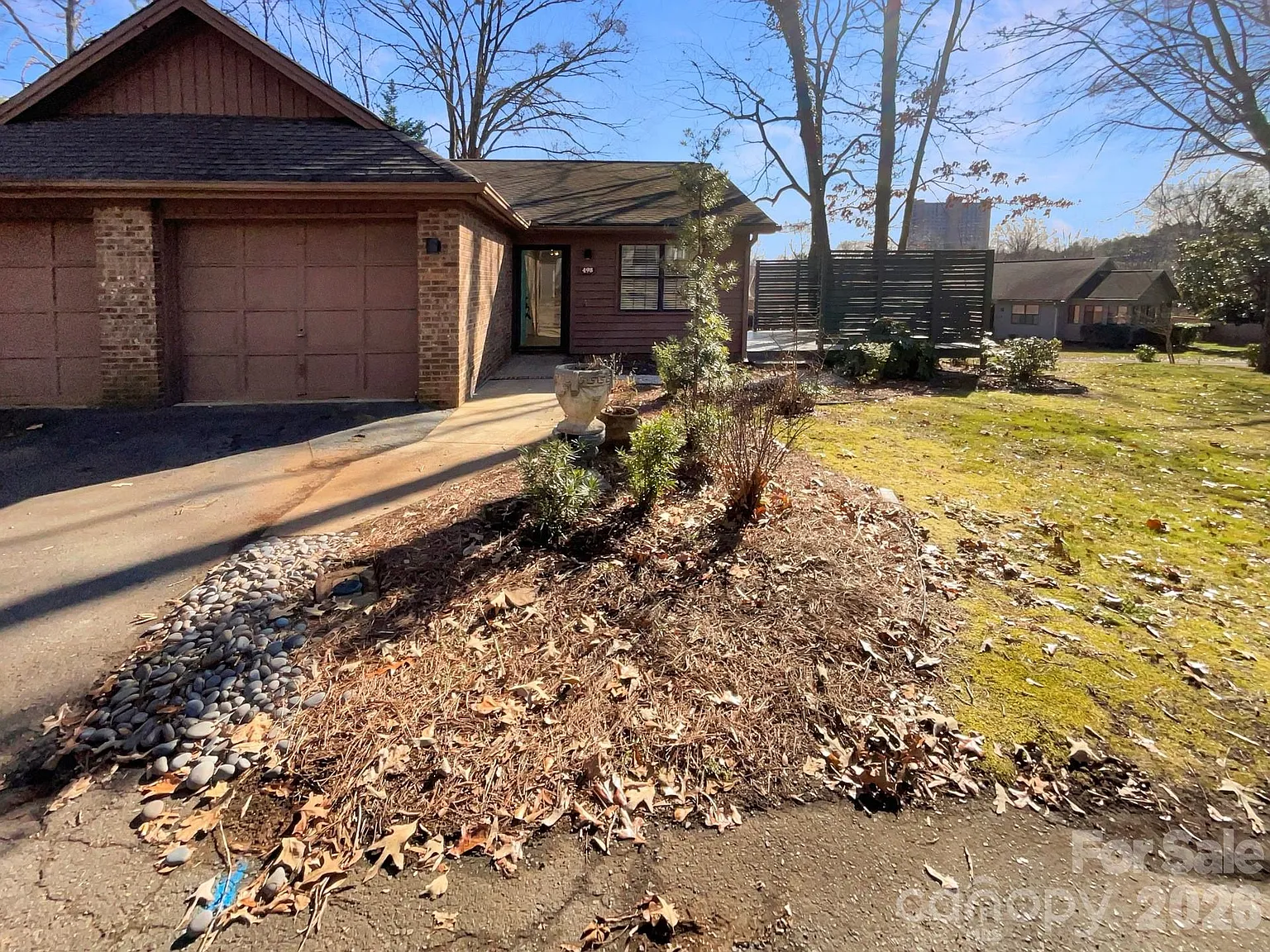 498 Glory Ct photo 1