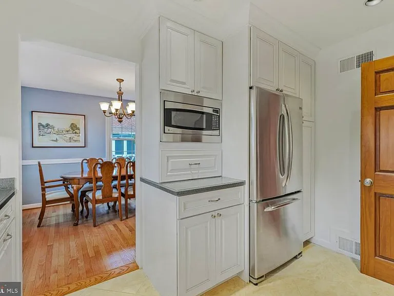 2622 N Lexington St — Photo 8
