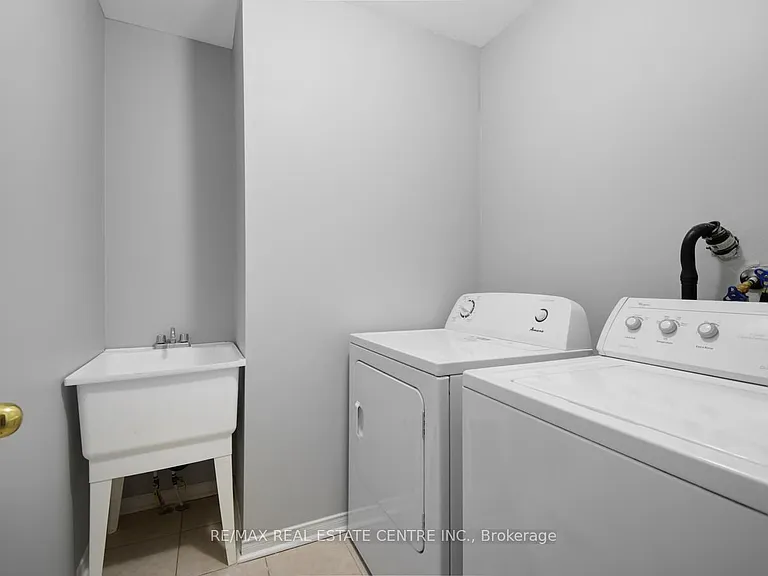 112 Commodore Dr — Photo 42