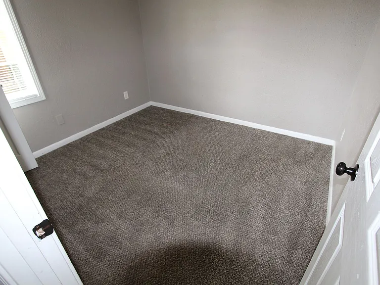 637 Leacrest Ave — Photo 4