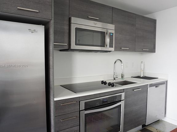 4th image of 151 SE 1st St APT 3304