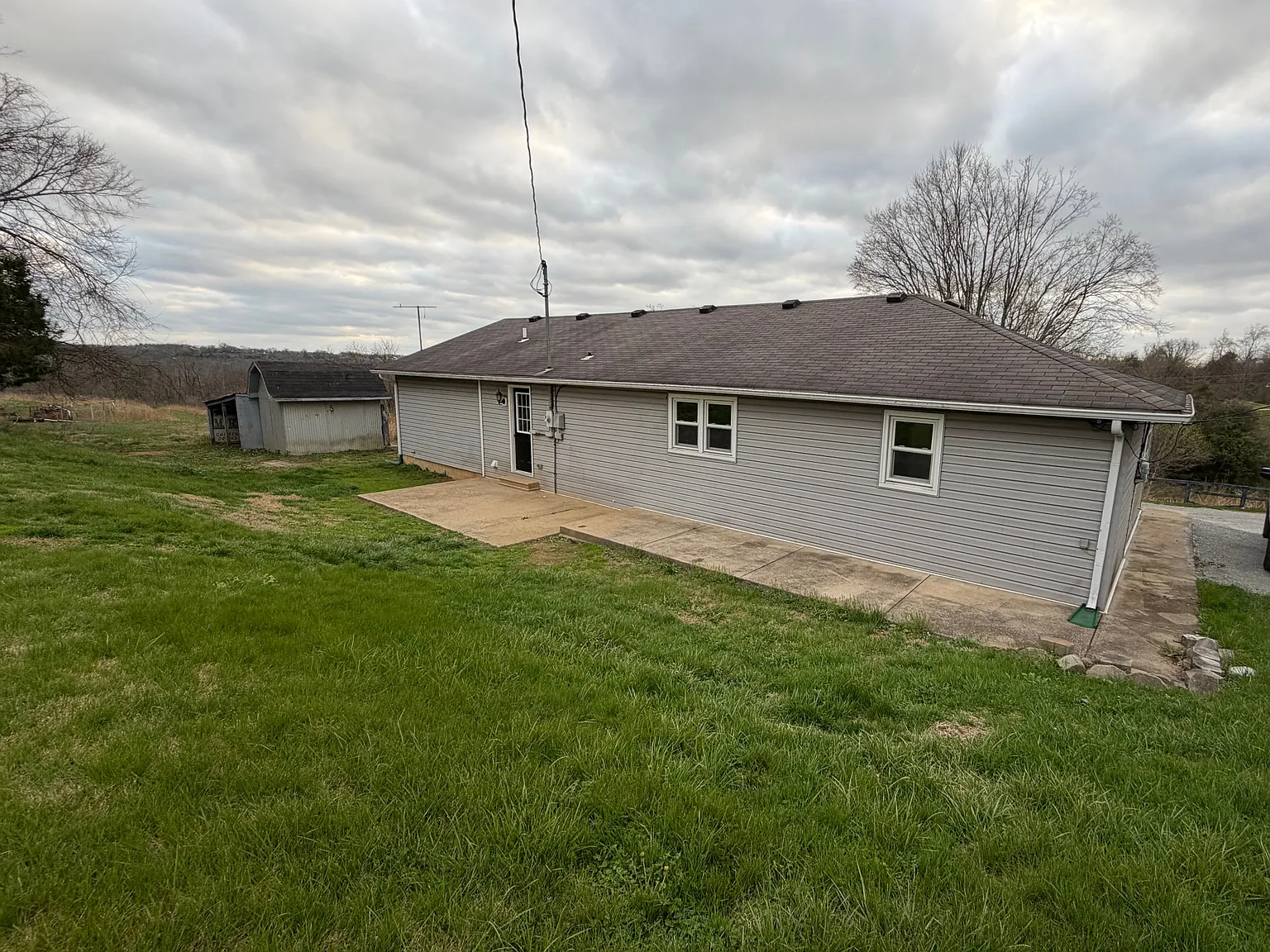 3 bed, 1586 sqft, $1,900 — Photo 2
