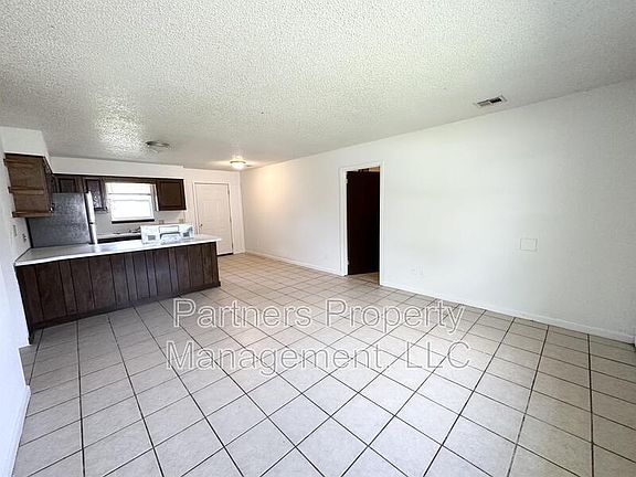 3rd image of 101 Pine Ave #5