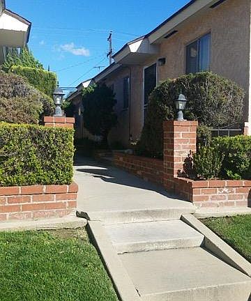 4th image of 4418 N Lakewood Blvd #6