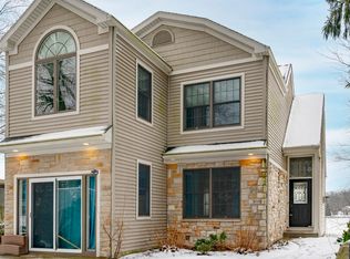 47 N Crooked Lake Dr, Kalamazoo, MI 49009