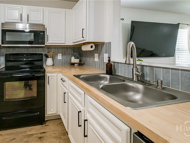 17 Raintree Way — Photo 11