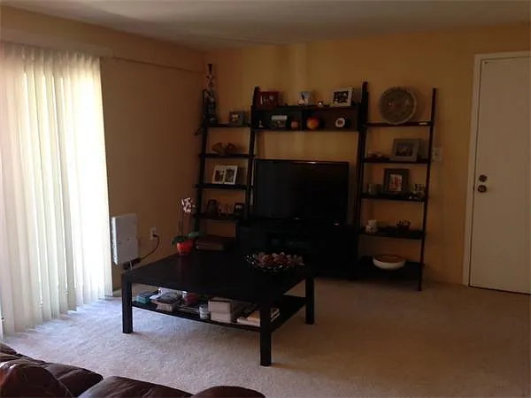4 Post Oak Ln #19 — Photo 3