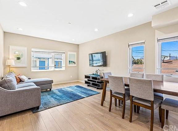 5th image of 963 N St Andrews Pl