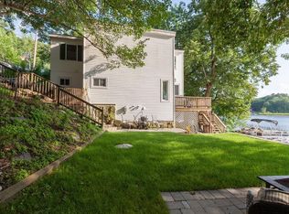 90 Peters Pond Dr, Dracut, MA 01826