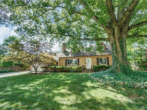 2nd image of 108 Foxridge Dr