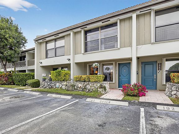 3rd image of 2939 NE 60th St #2939
