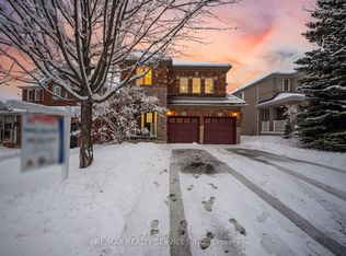 917 Joe Persechini Dr, Newmarket, ON L3X 2Y8