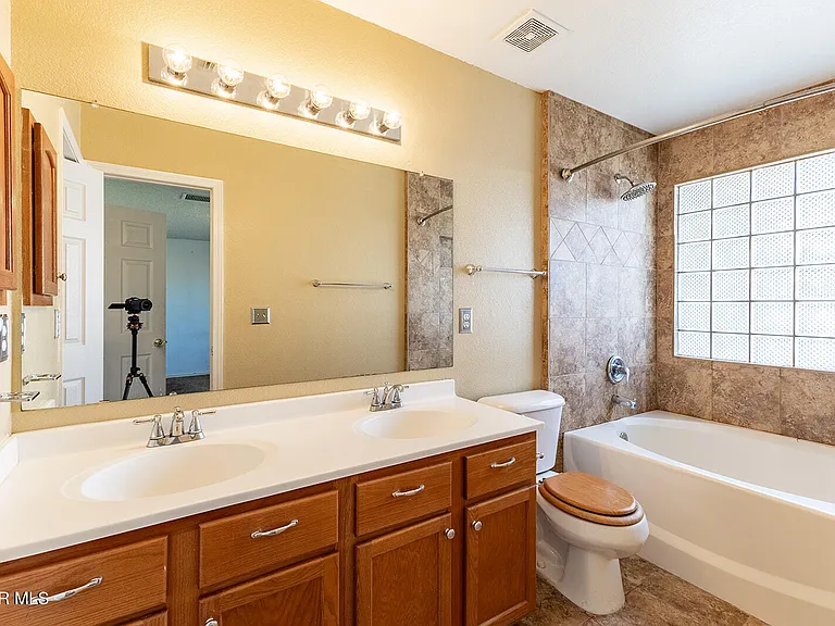 14269 Desert Fire Ct — Photo 20
