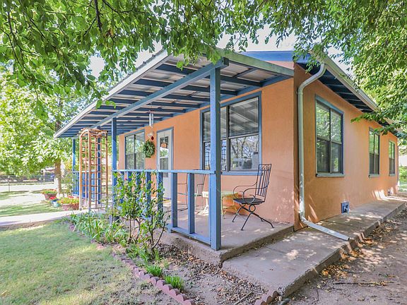 3rd image of 110 Durazno St