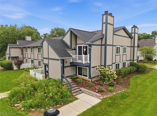 8982 Portage Pointe Dr #E, Streetsboro, OH 44241