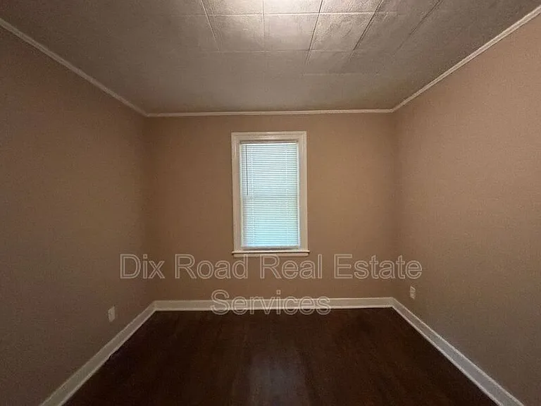 2827 Oxford Ave — Photo 14