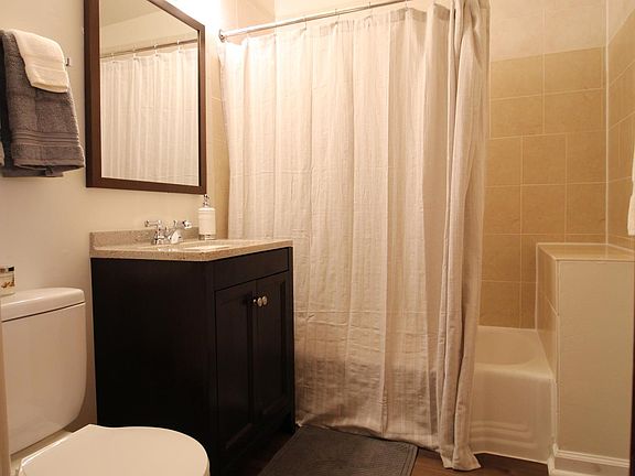 5th image of 504 N Ardmore Ave #D