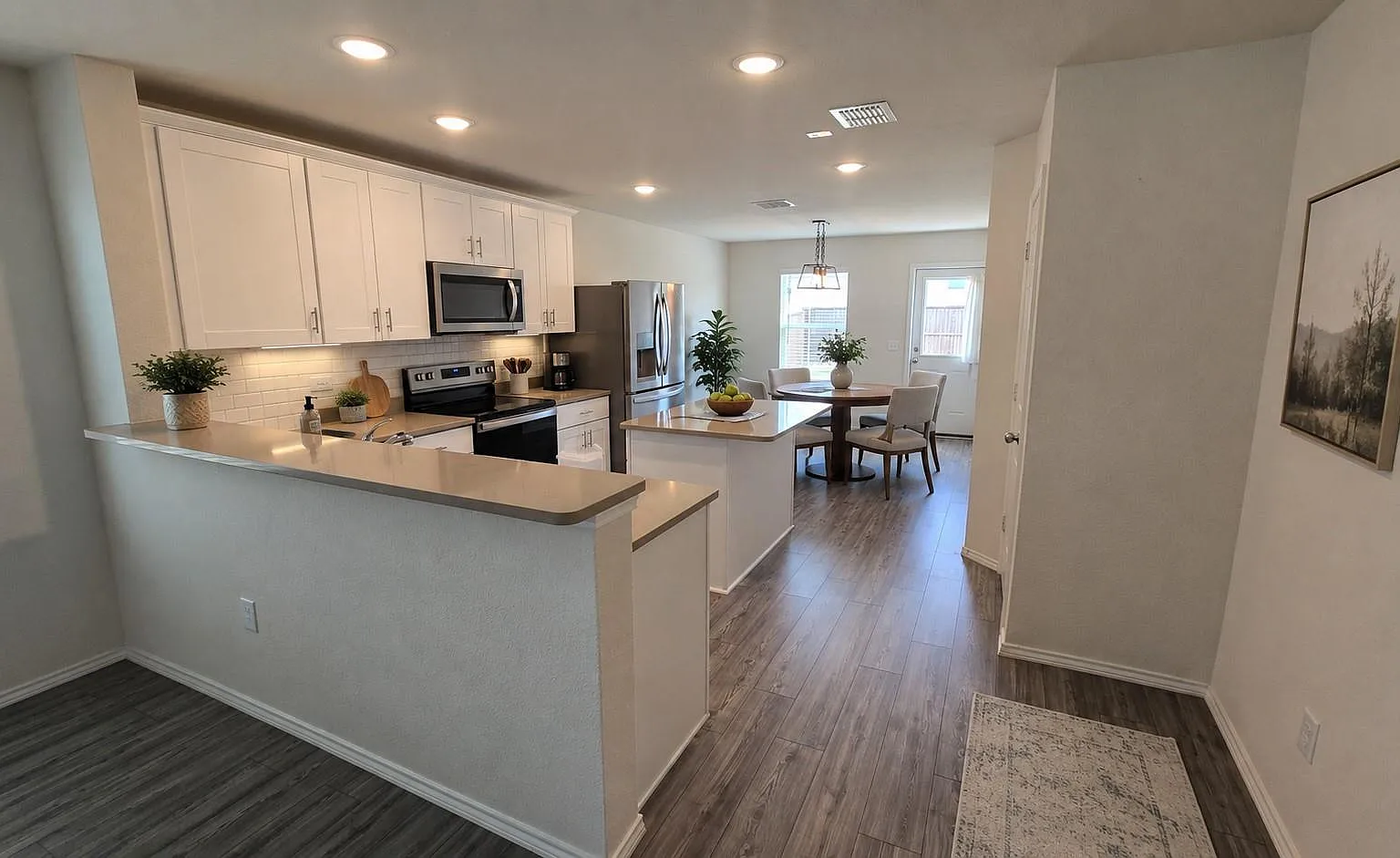 3 bed, 1501 sqft, $2,100 — Photo 3