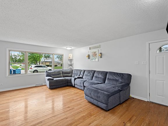 3rd image of 4416 W 123rd Pl