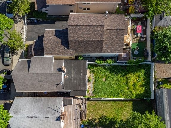 4th image of 120 Sunset Ave