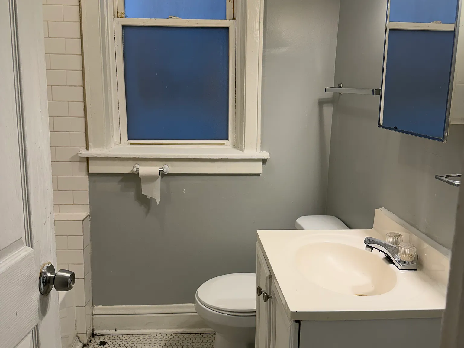 3 bed, 1.5 bath, 1300 sqft, $1,700 — Photo 3