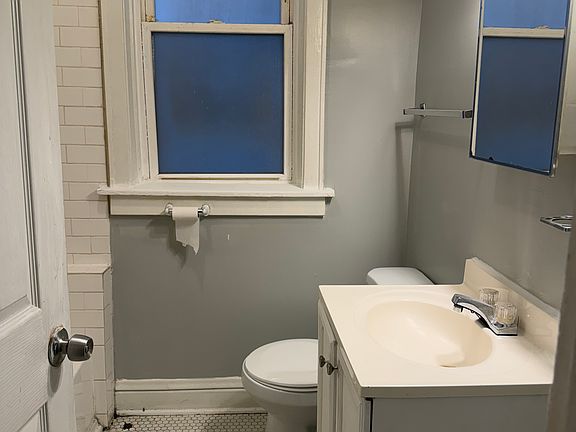 3rd image of 2225 S Ridgeway Ave APT 1