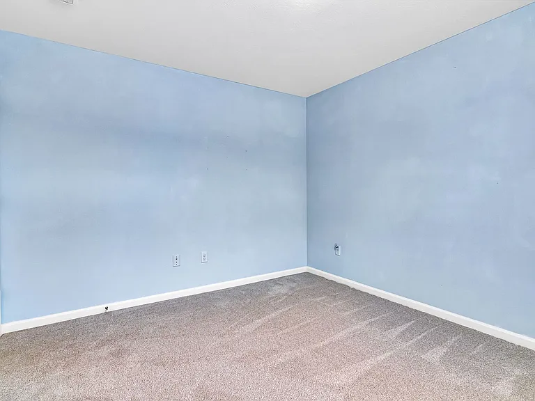 170 Travis St — Photo 35