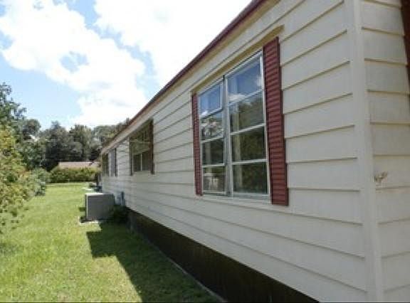 3rd image of 4129 Woodland Cir