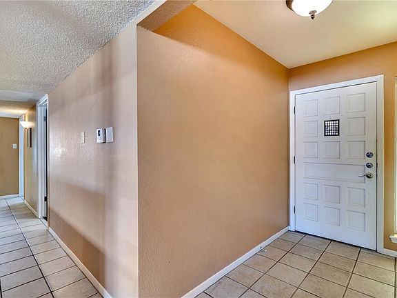 3rd image of 6853 La Cadena Dr