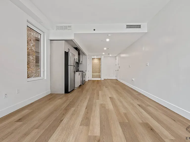 2045 Ocean Ave #502 — Photo 9