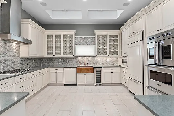 Rented by Douglas Elliman | media 4