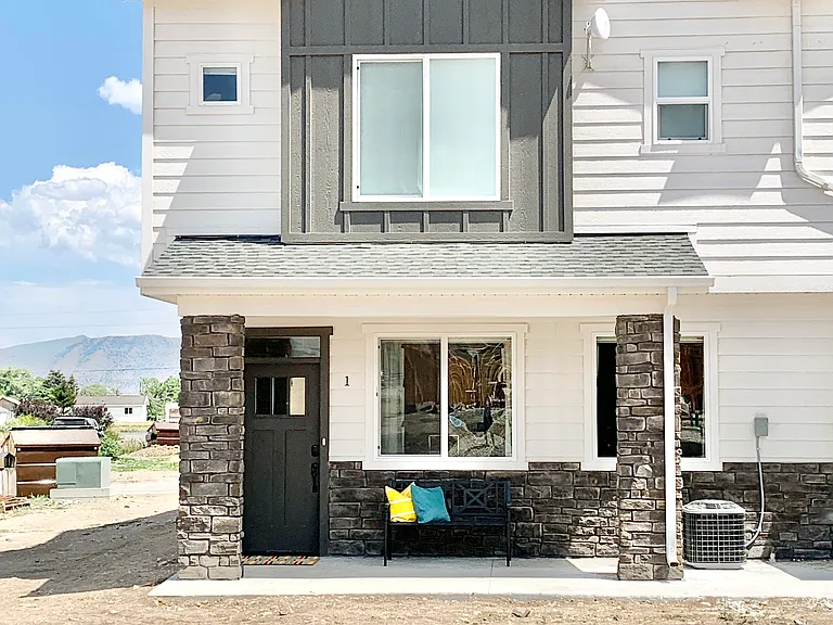 150 W Seasons Ln #1 — Photo 24
