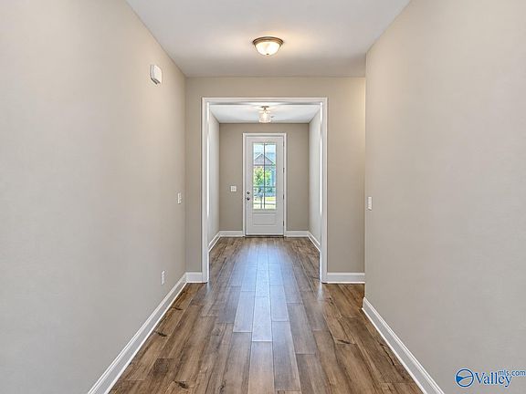 5th image of 609 Magnolia Cove Ln SW