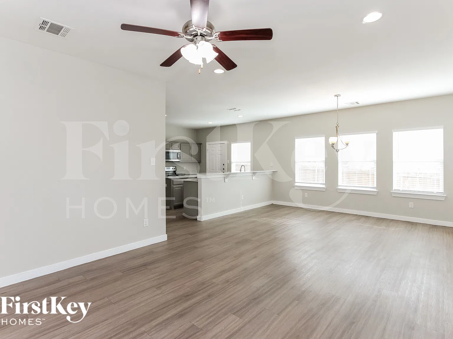 3 bed, 2.5 bath, 1836 sqft, $1,880 — Photo 4