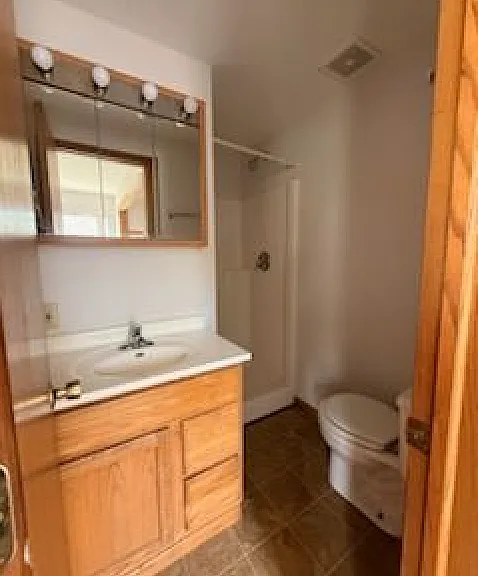 227 2nd St NE #4 — Photo 3
