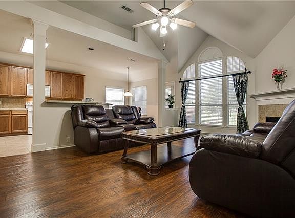 2nd image of 5901 Blue Oak Dr