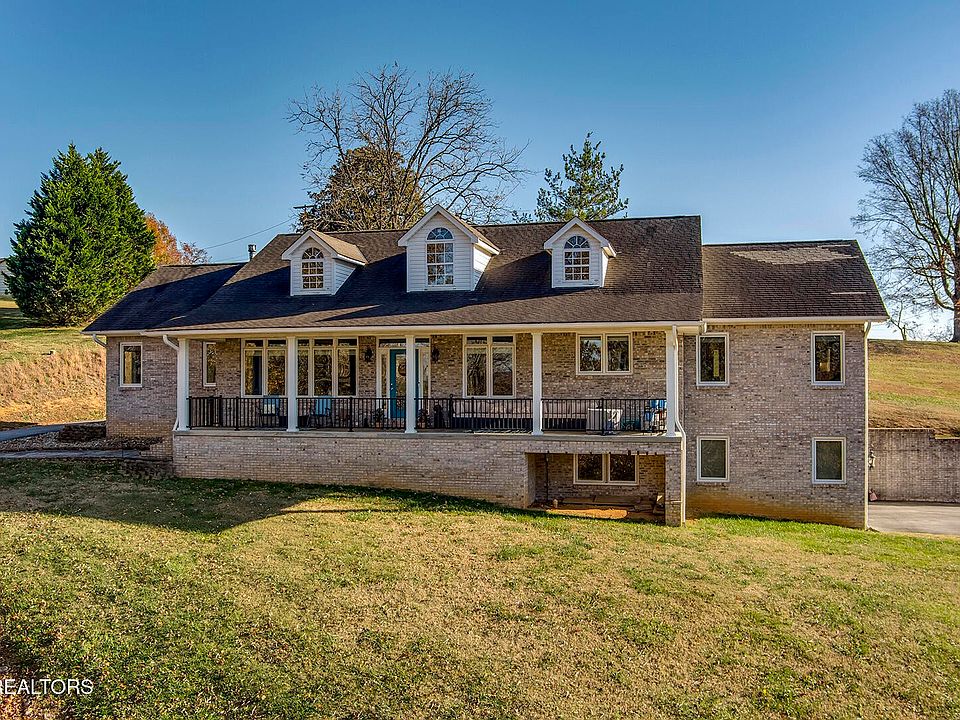 1st image of 417 River Rd