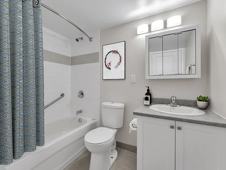 154 The Pkwy — Photo 5