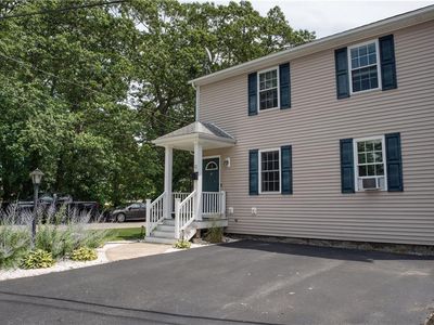 12 N Shore Dr E, Riverside, RI, 02915