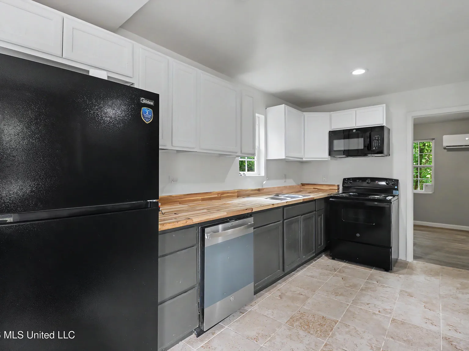 1 bed, 1.0 bath, 350 sqft, $950 — Photo 3