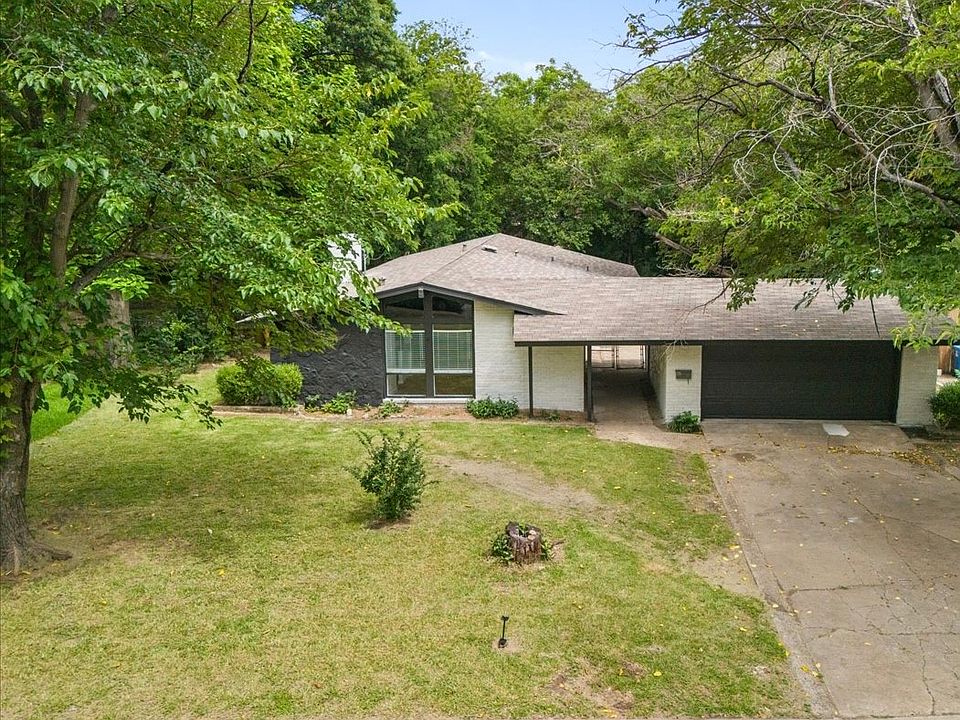 1st image of 325 Meadowcreek Dr