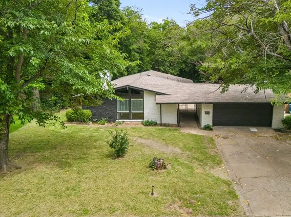 325 Meadowcreek Dr, Desoto, TX 75115