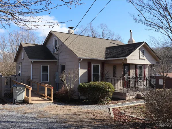 1413 Winhurst St SE, Lenoir, NC 28645